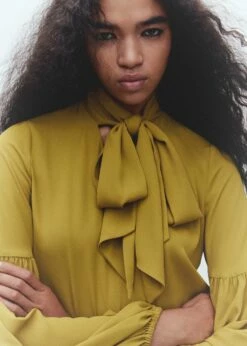 Blouse Lavallière Manches Bouffantes -Promos Mango Boutique 57010726 36 D6