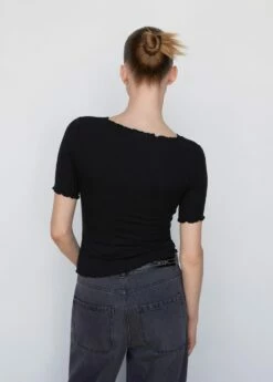 T-shirt Coutures Décoratives 23 T-shirt Coutures Décoratives -Promos Mango Boutique 57022891 99 R