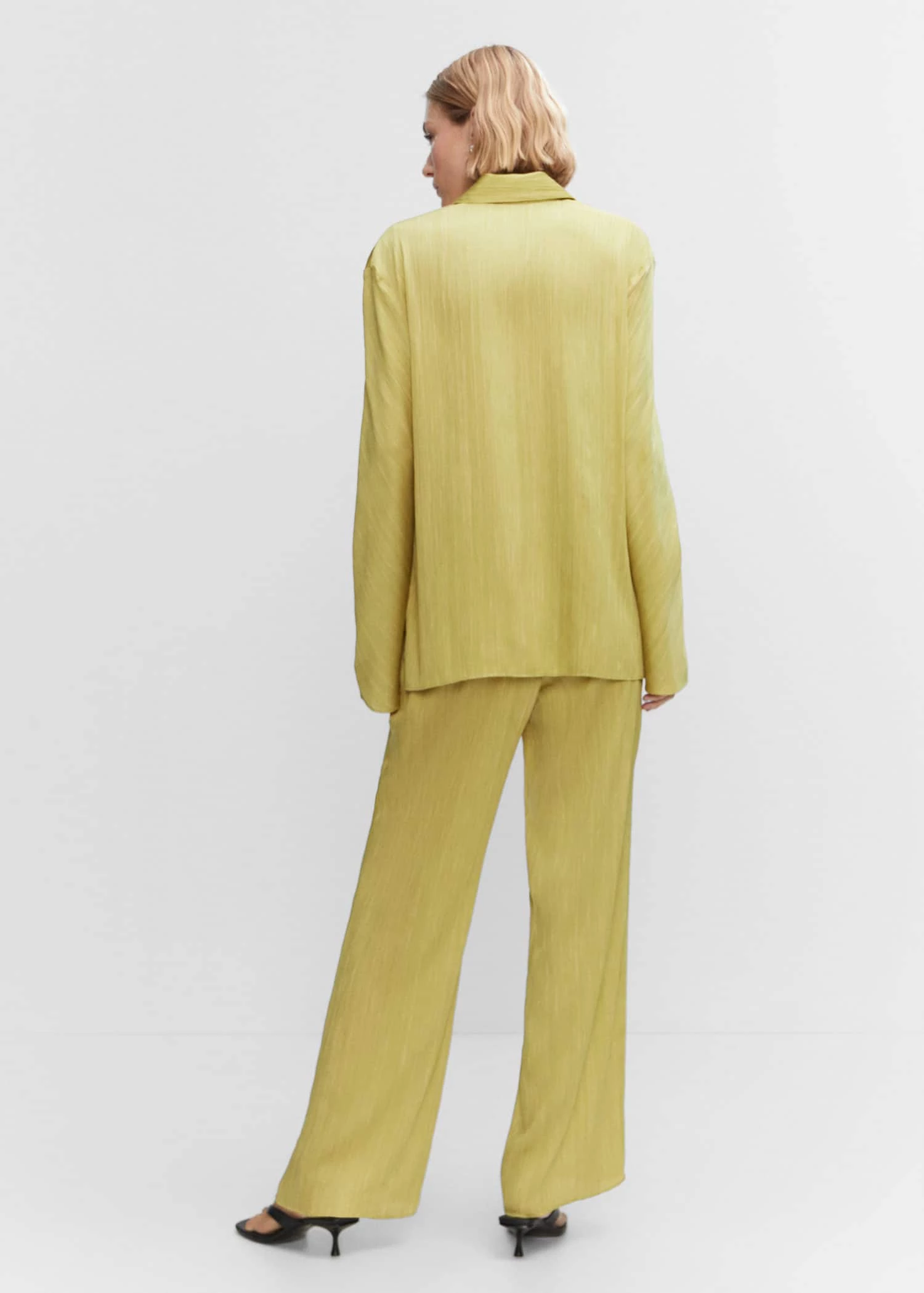 Chemise Plissée Satinée 11 Chemise Plissée Satinée – Image 9