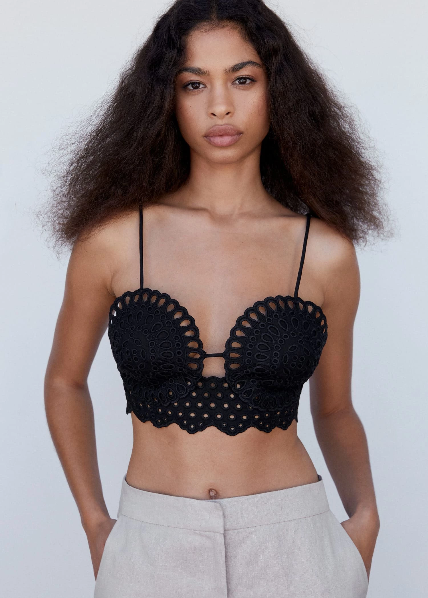 Crop Top Ajouré 11 Crop Top Ajouré – Image 9