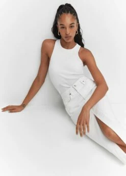 Top Emmanchures Américaines Dos Plongeant 29 Top Emmanchures Américaines Dos Plongeant -Promos Mango Boutique 57074028 01 D2