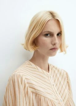 Blouse Boutons Manches Bouffantes -Promos Mango Boutique 57097731 02 D1