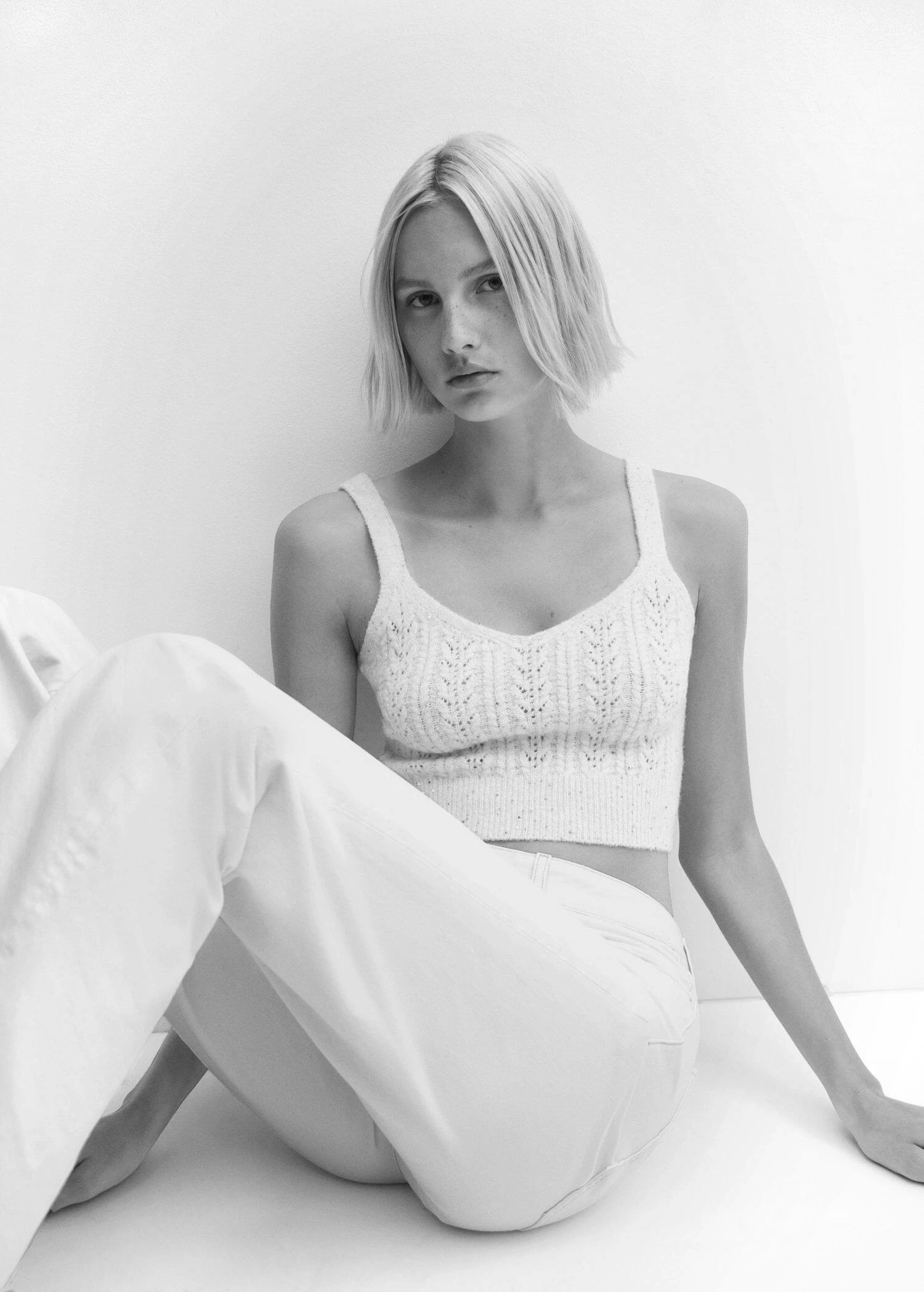 Top Maille Détail Sequins 7 Top Maille Détail Sequins – Image 5